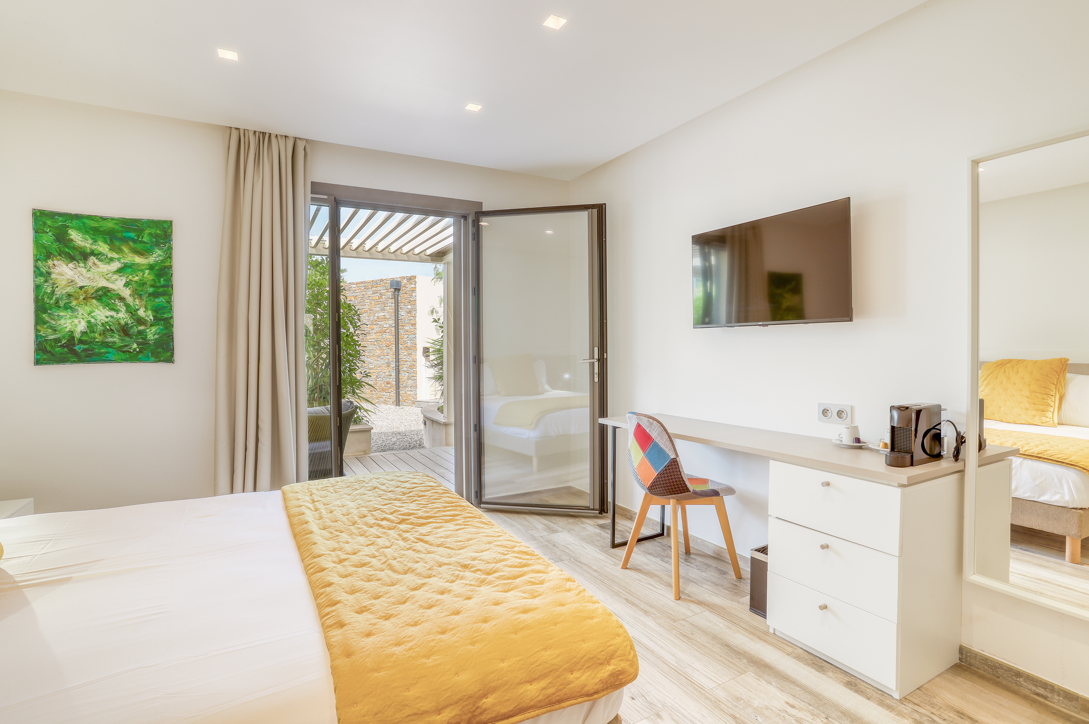 Akwabay les villas du cap, chambre double avec terrasse de plain pied, vue sur le jardin.